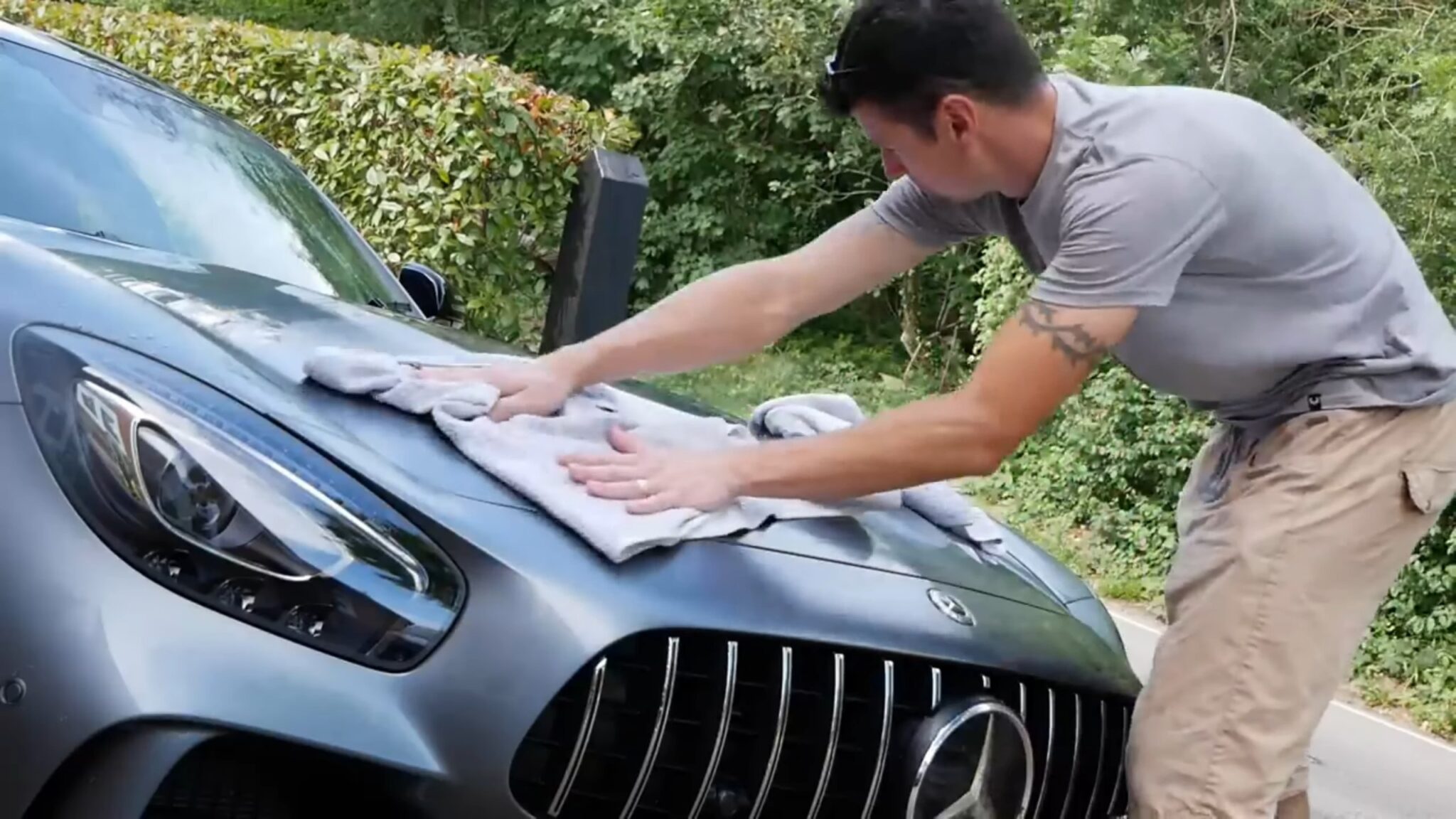How to Dry a Car After Washing Best Methods Explained